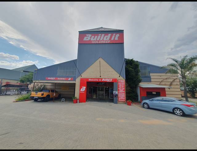 1,690M² WAREHOUSE FOR SALE IN ORMONDE